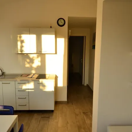 Bilocale Tranquillo E Funzionale, Ideale Per Soggiorni Di Lavoro