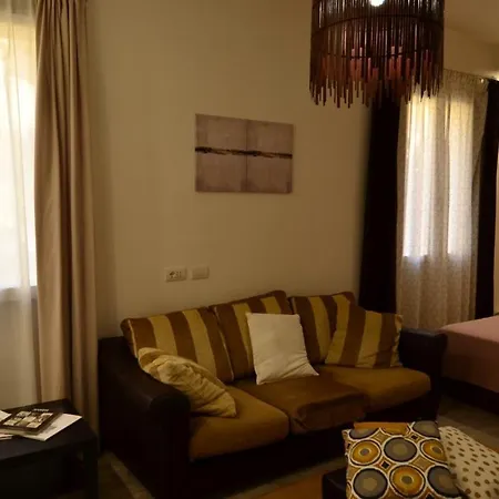 Bilocale Tranquillo E Funzionale, Ideale Per Soggiorni Di Lavoro