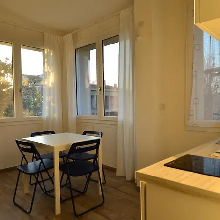 Bed & Breakfast Bilocale Tranquillo E Funzionale, Ideale Per Soggiorni Di Lavoro