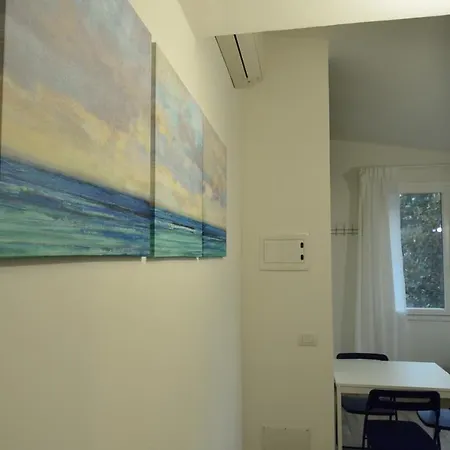 Bed & Breakfast Bilocale Tranquillo E Funzionale, Ideale Per Soggiorni Di Lavoro 3*