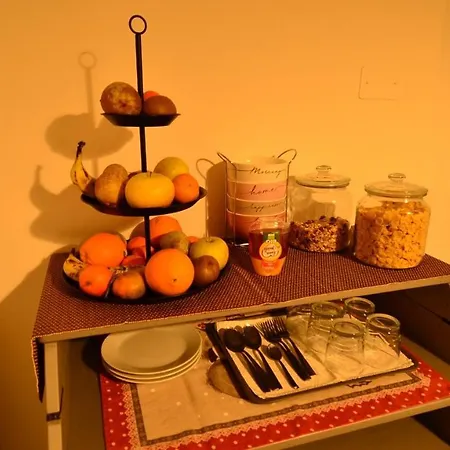 Bilocale Tranquillo E Funzionale, Ideale Per Soggiorni Di Lavoro Bed & Breakfast 3*