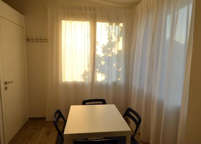 Bed & Breakfast Bilocale Tranquillo E Funzionale, Ideale Per Soggiorni Di Lavoro 3*